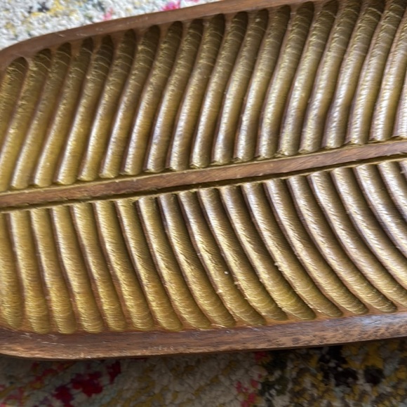 Leaf-Shaped functional wood tray - Picture 7 of 7